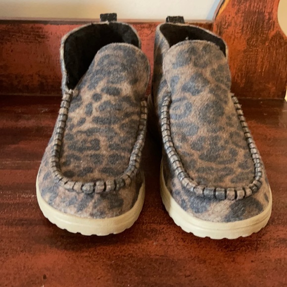 Hey Dudes Helis Fleece Shoe 